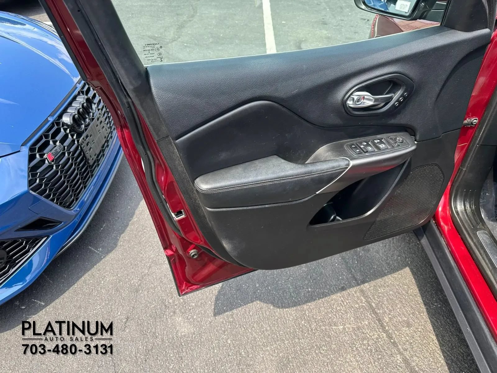 Used 2019 Jeep Cherokee Limited AWD/4WD image 19