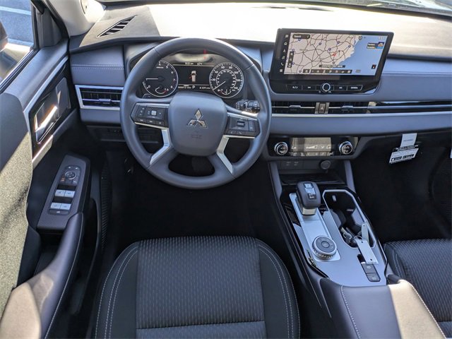 New 2025 Mitsubishi Outlander ES image 28