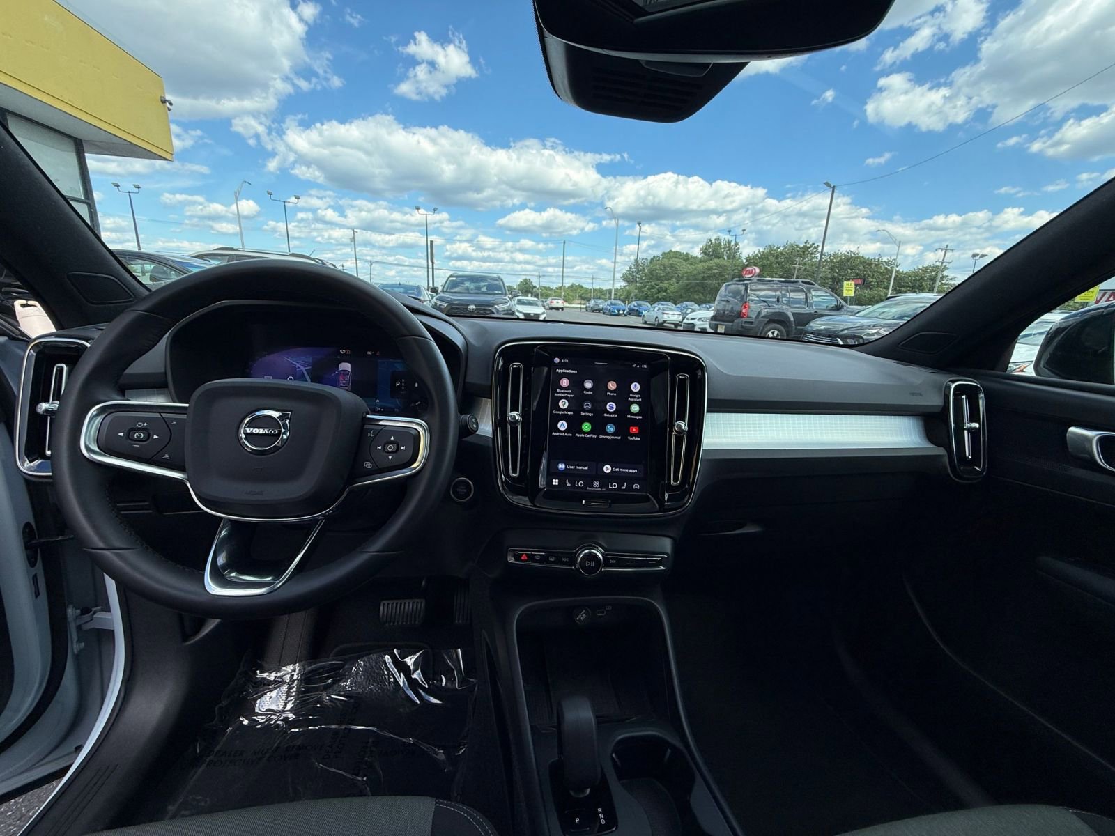 Used 2024 Volvo XC40 B5 Core AWD/4WD image 35