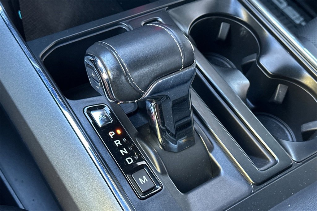 Used 2023 Ford F150 Lariat w/ Trailer Tow Package image 23