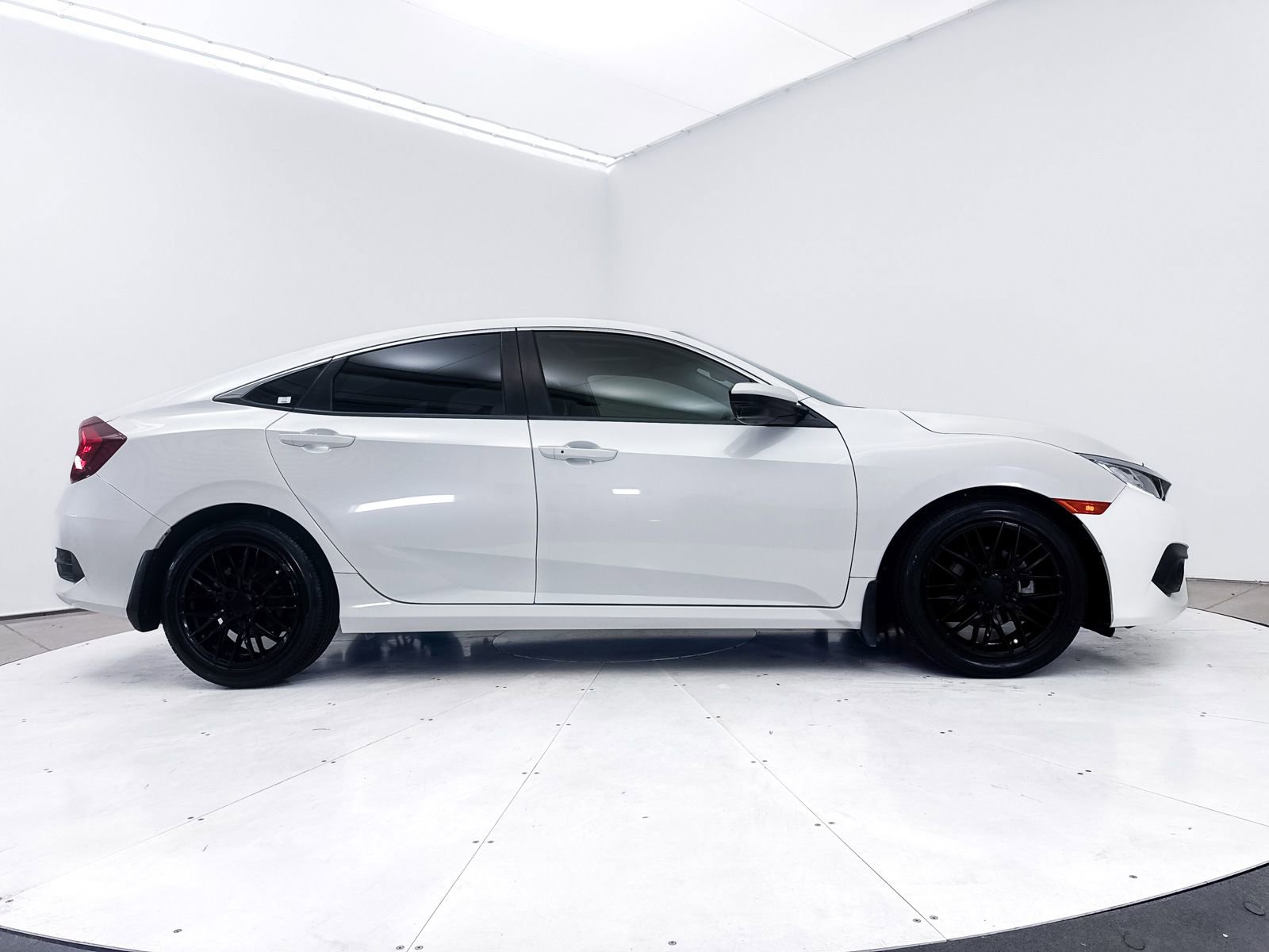 Used 2018 Honda Civic EX-T image 37