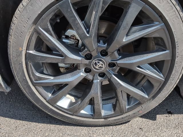 Used 2025 Toyota Crown Signia w/ Advanced Technology Package image 10