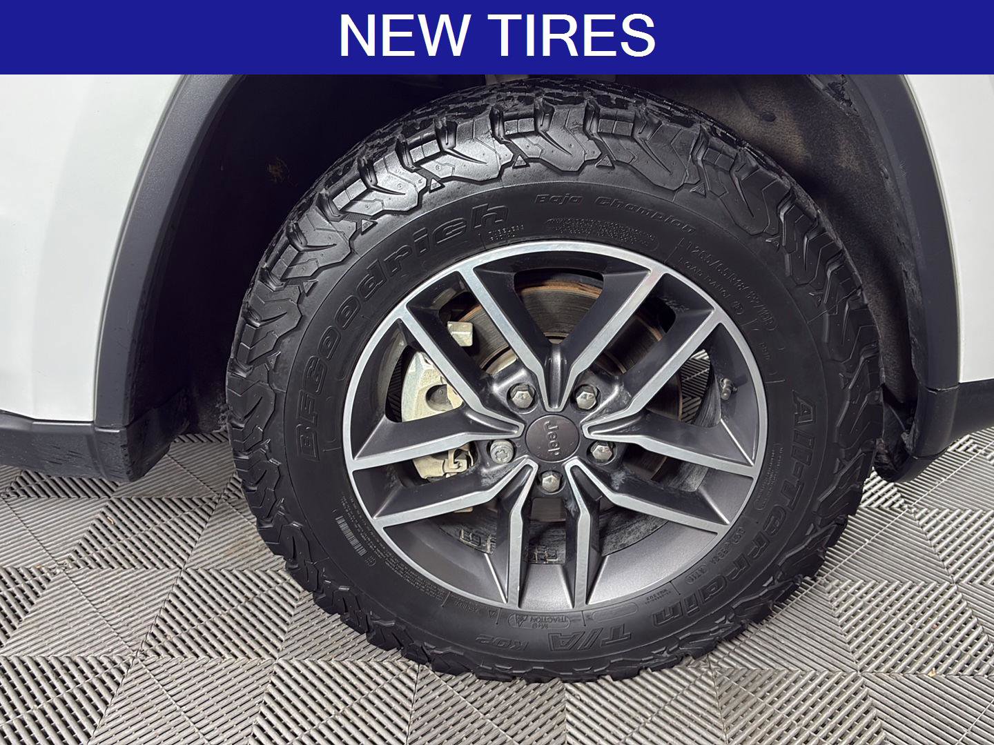 Used 2019 Jeep Grand Cherokee Limited w/ Luxury Group II image 13