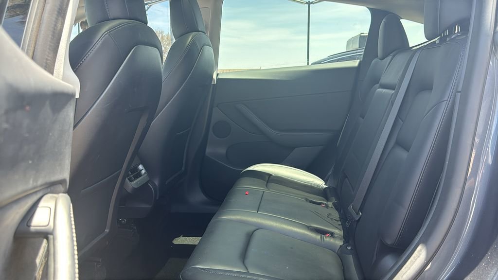 Used 2022 Tesla Model Y Performance AWD/4WD image 16