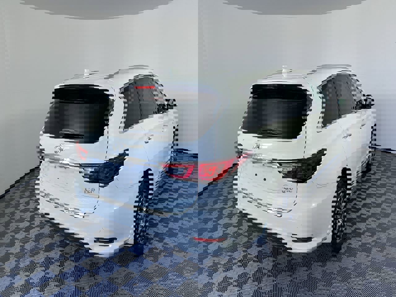 Used 2020 INFINITI QX60 Luxe w/ Essential Package FWD image 3