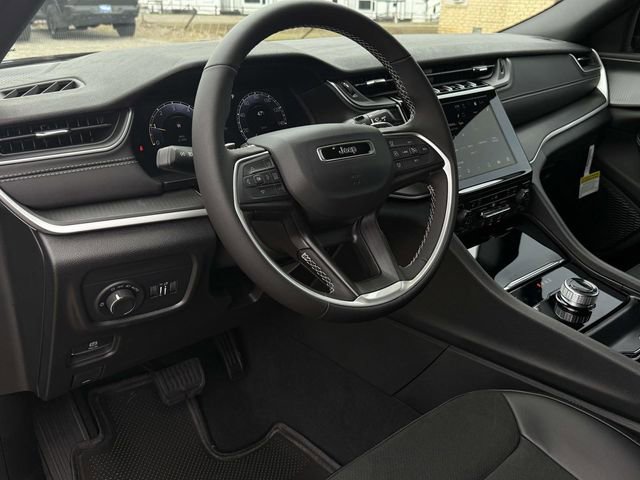 New 2025 Jeep Grand Cherokee Laredo image 22