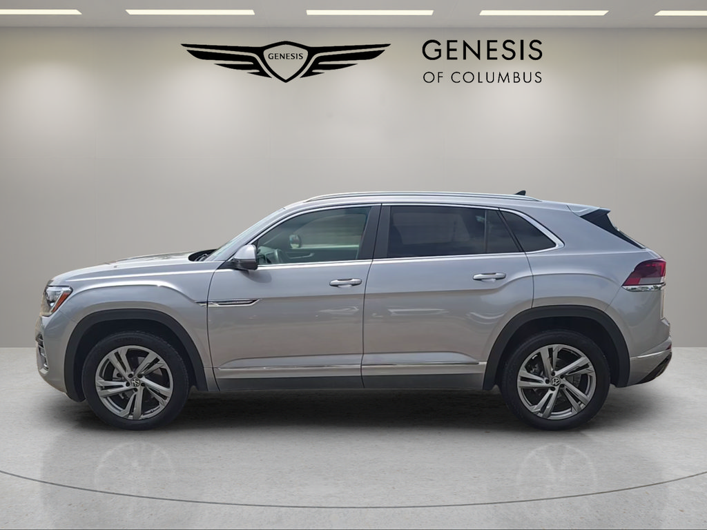 Used 2024 Volkswagen Atlas Cross Sport SEL R-Line AWD/4WD image 2