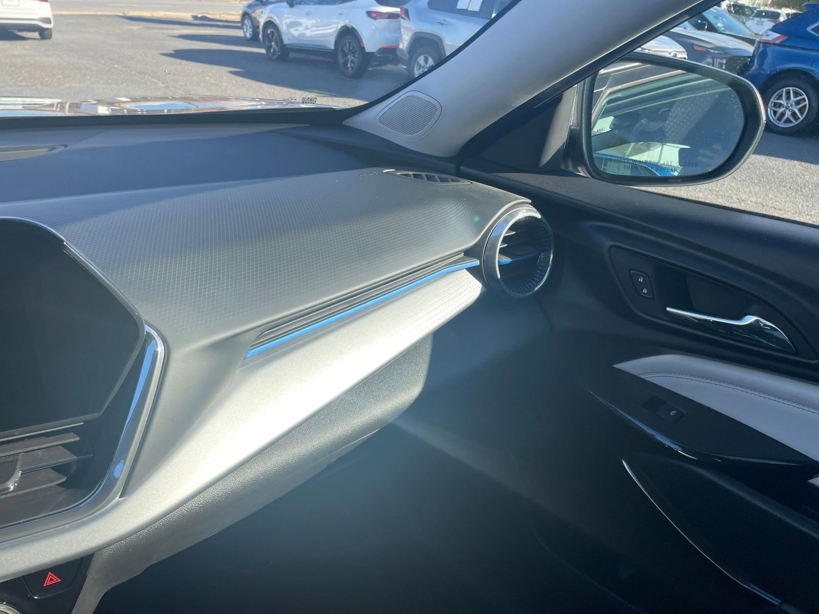 Used 2025 Chevrolet Trax LT image 34