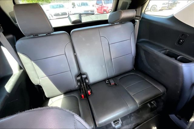 Used 2020 Chevrolet Traverse Premier FWD image 25