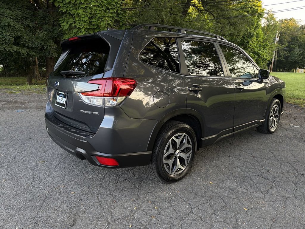 Certified 2023 Subaru Forester Premium AWD/4WD image 8