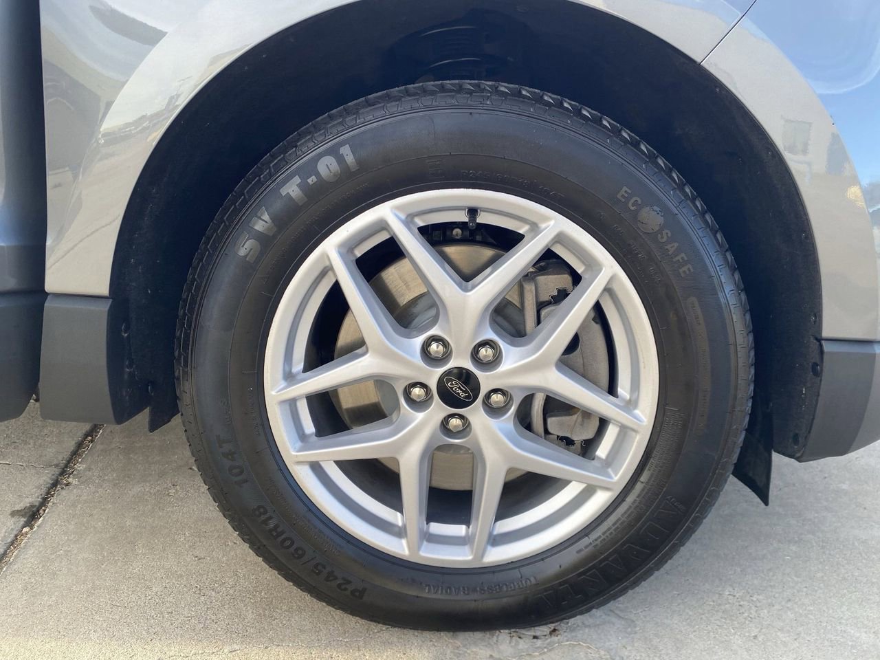 Used 2024 Ford Edge SEL image 7