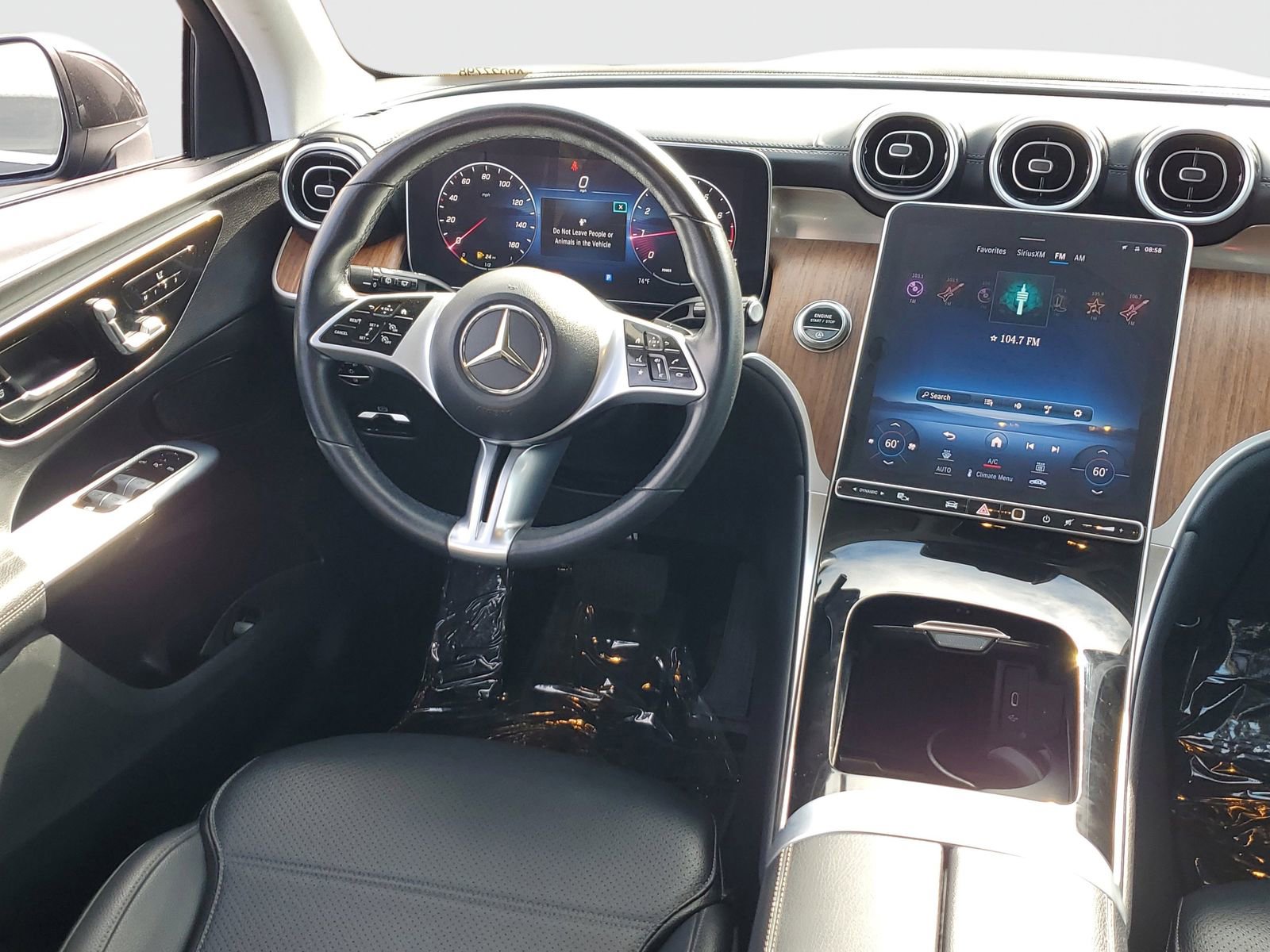 Used 2023 Mercedes-Benz GLC 300 4MATIC image 13