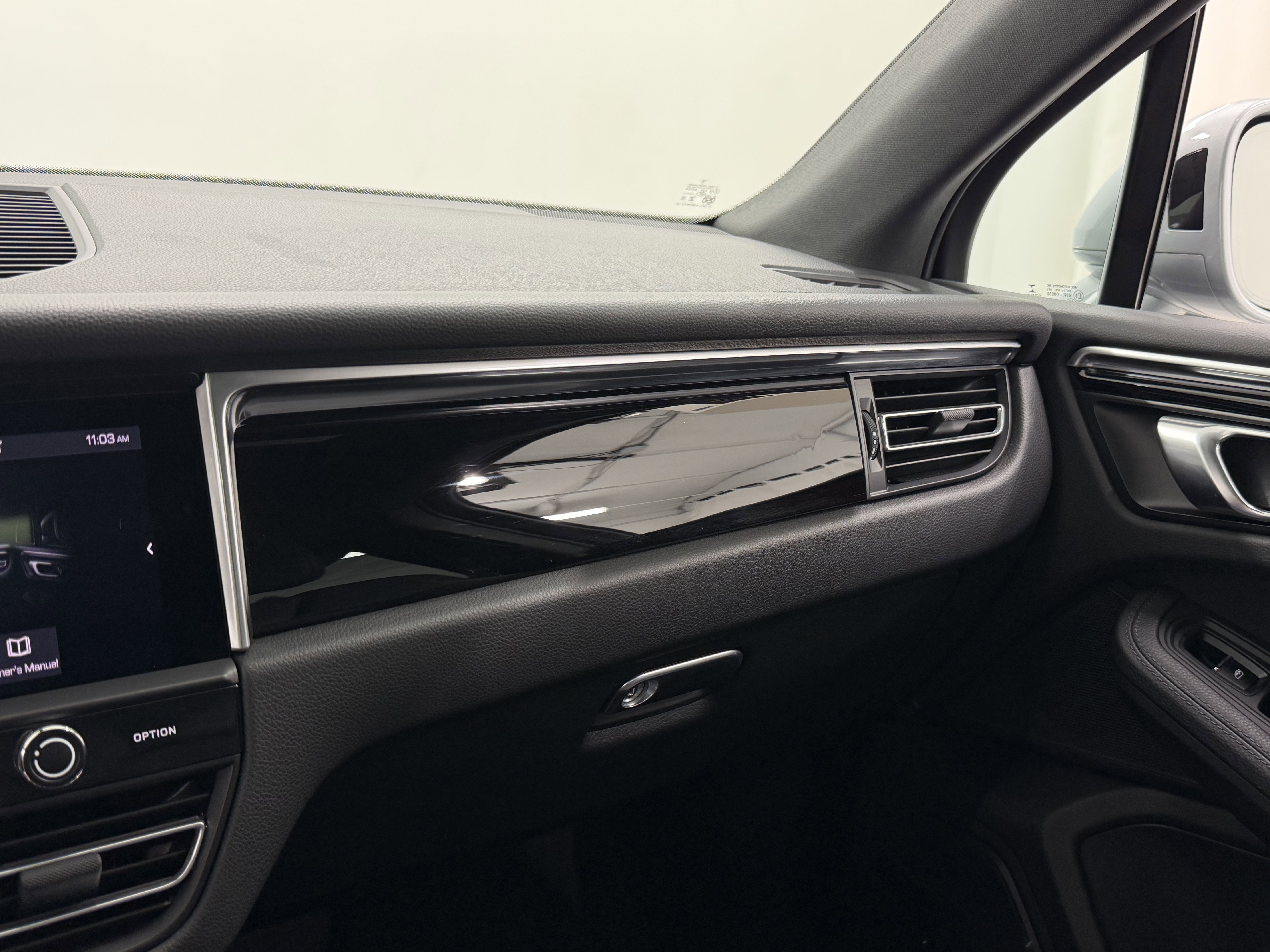 Certified 2022 Porsche Macan image 51