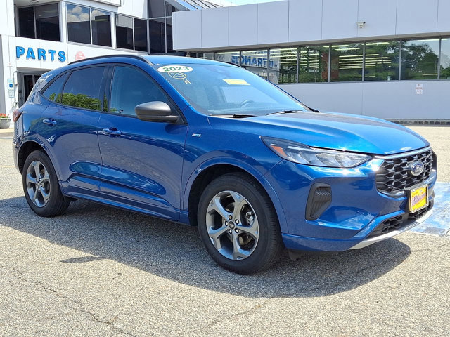 Certified 2023 Ford Escape ST-Line w/ Tech Pack #1 AWD/4WD image 2
