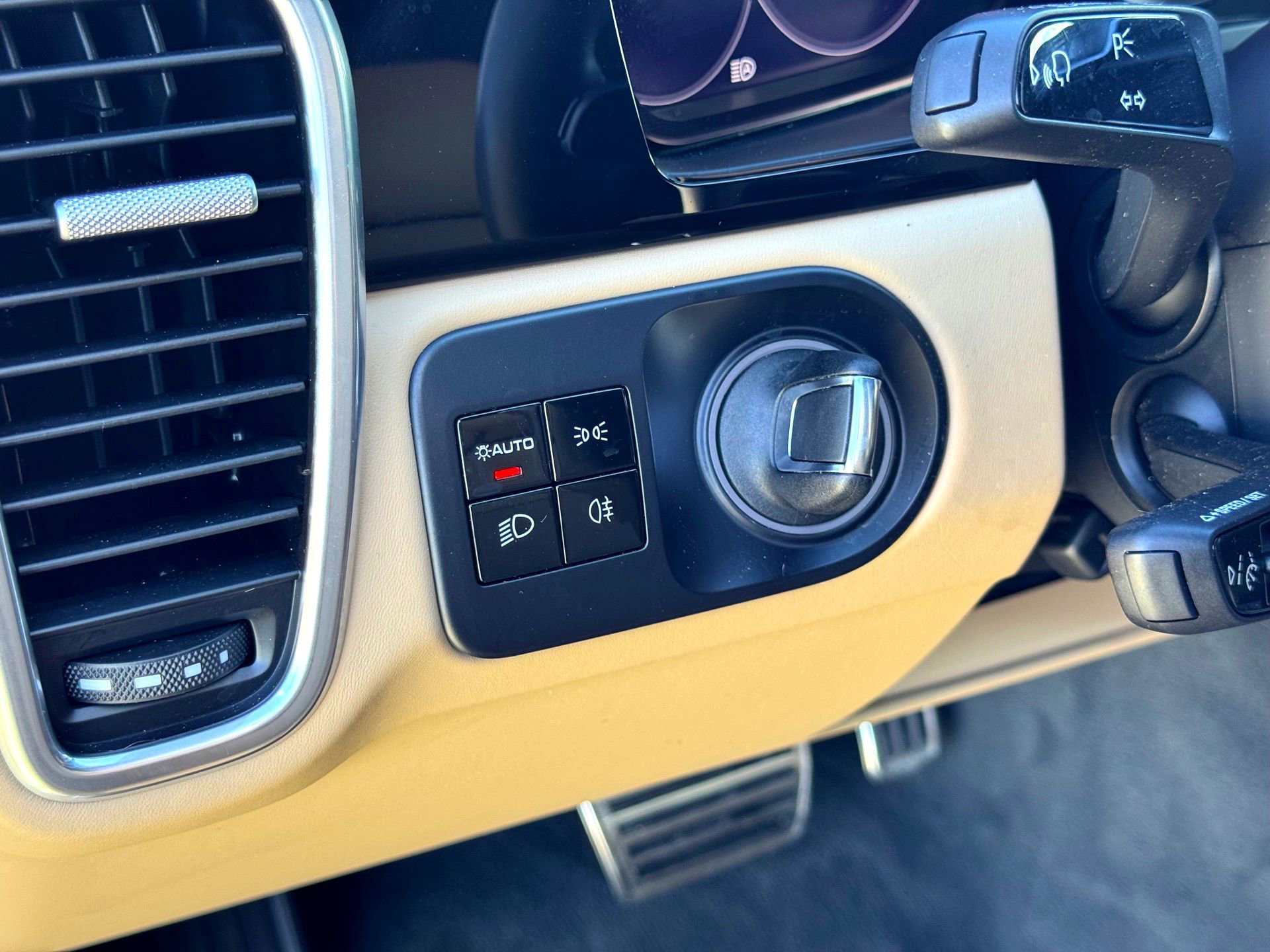 Used 2021 Porsche Cayenne S image 17