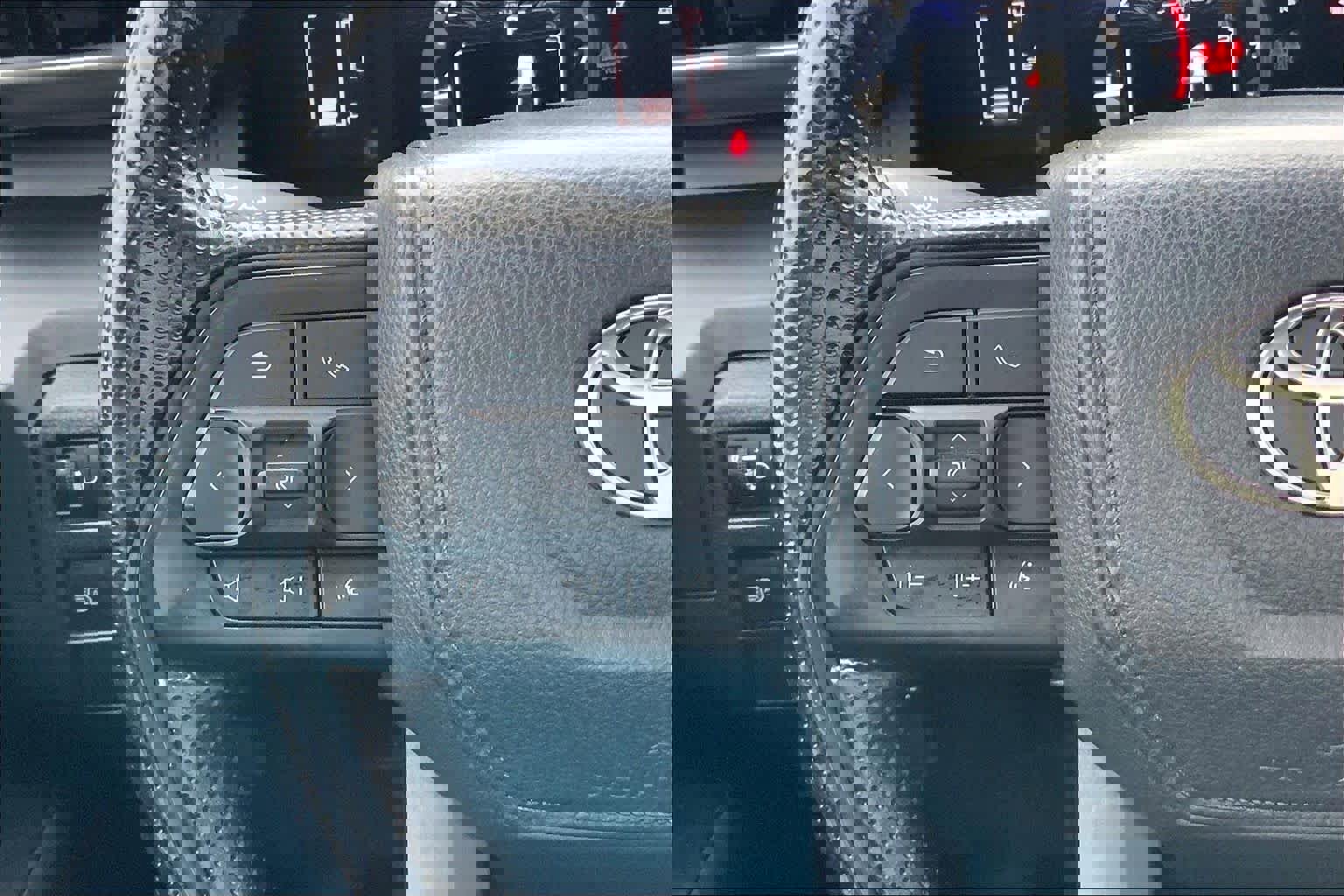 Used 2025 Toyota Tacoma SR AWD/4WD image 22