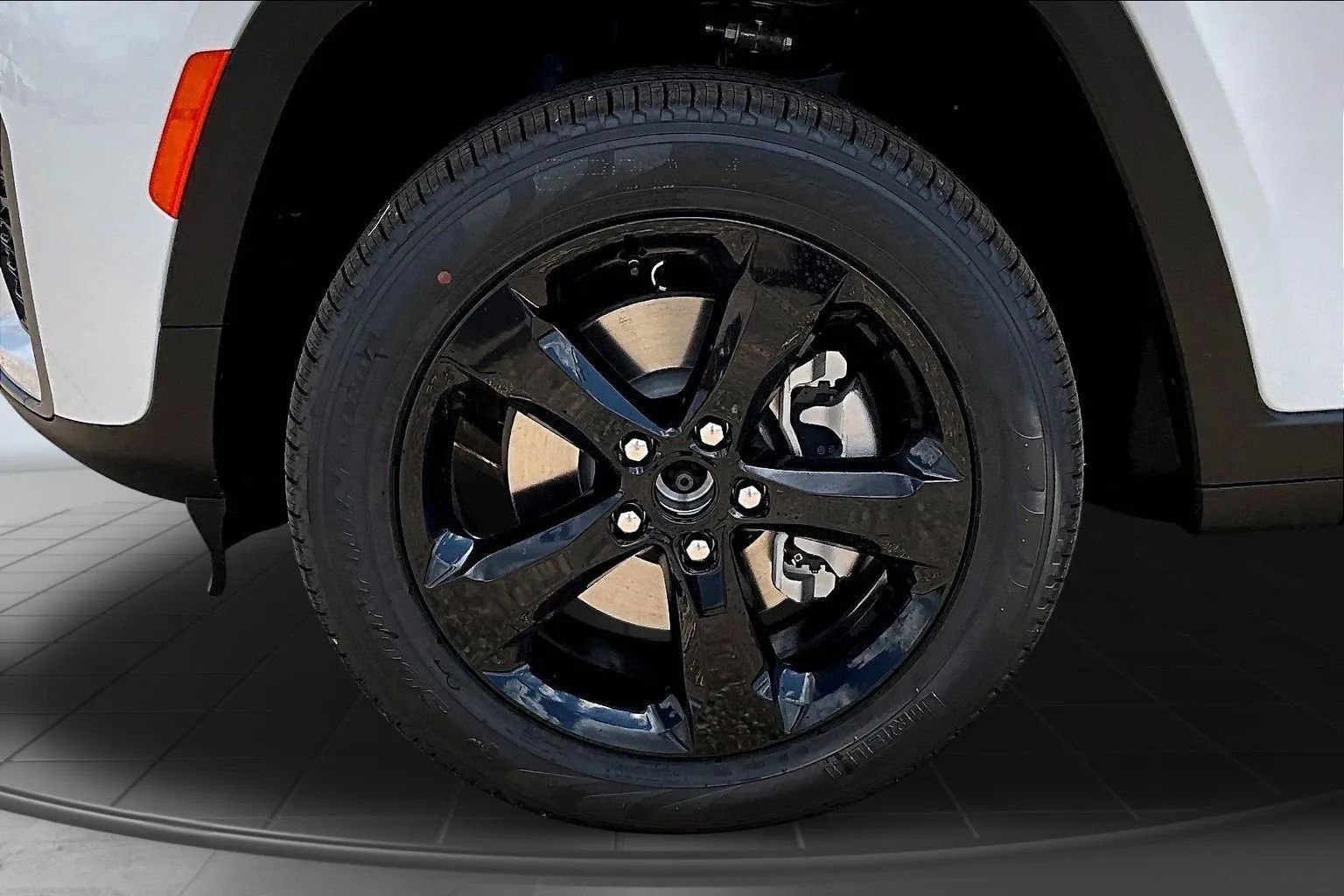 New 2026 Jeep Grand Cherokee L Limited AWD/4WD image 12