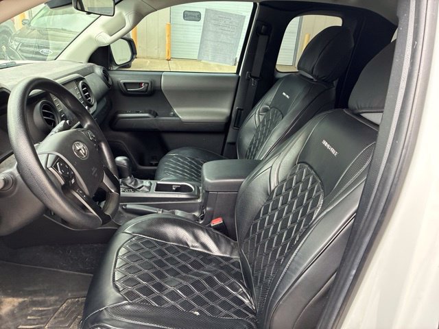 Used 2021 Toyota Tacoma SR AWD/4WD image 15