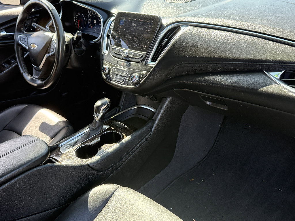Used 2022 Chevrolet Malibu Premier FWD image 28