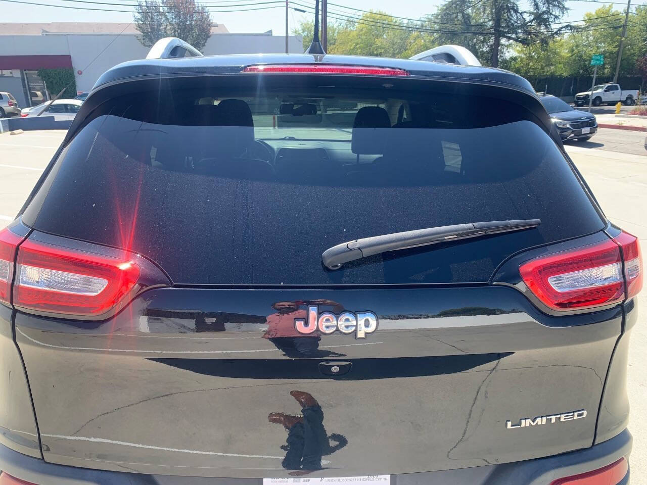 Used 2016 Jeep Cherokee Limited FWD image 11