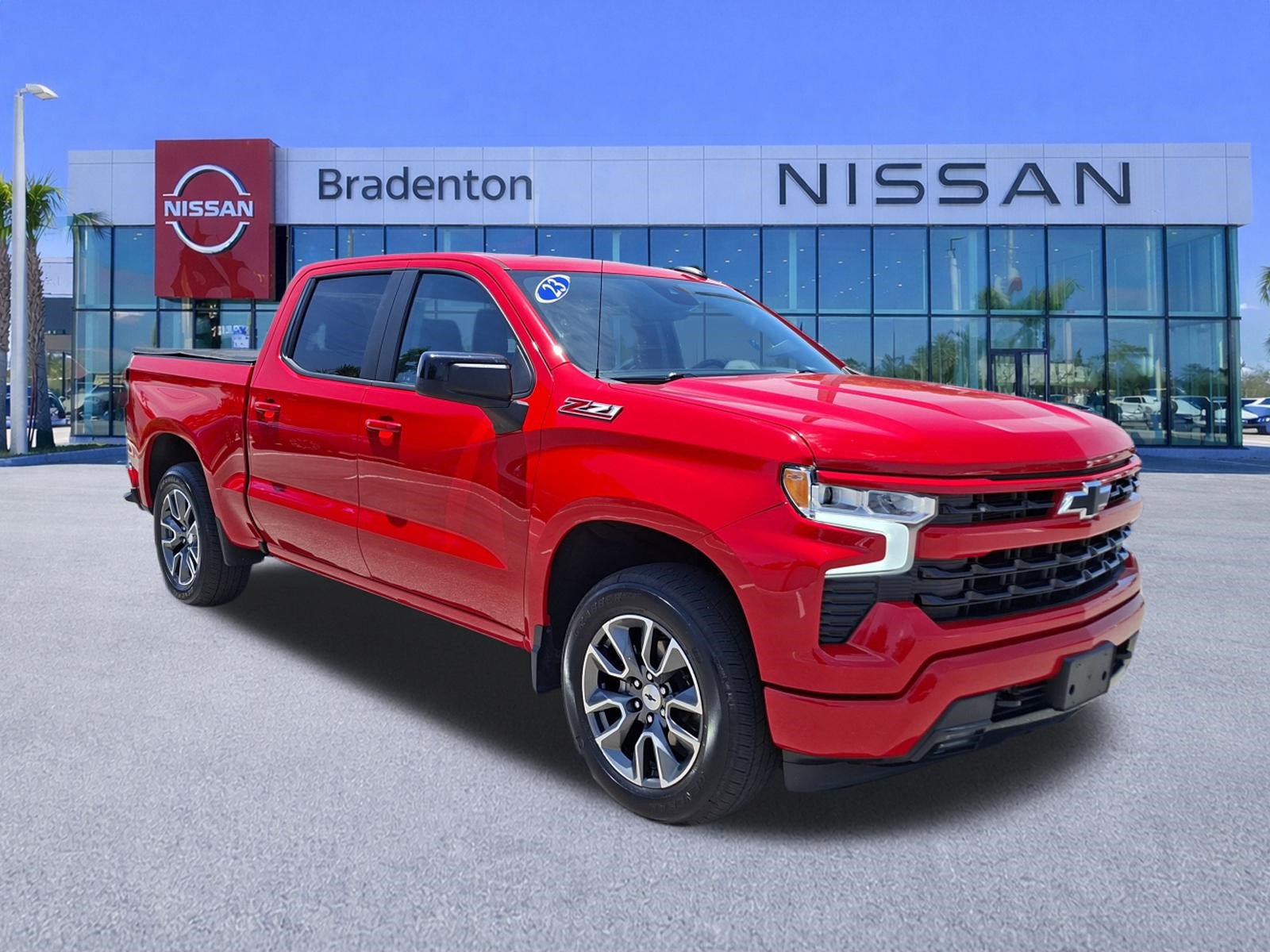 Used 2023 Chevrolet Silverado 1500 RST AWD/4WD image 3