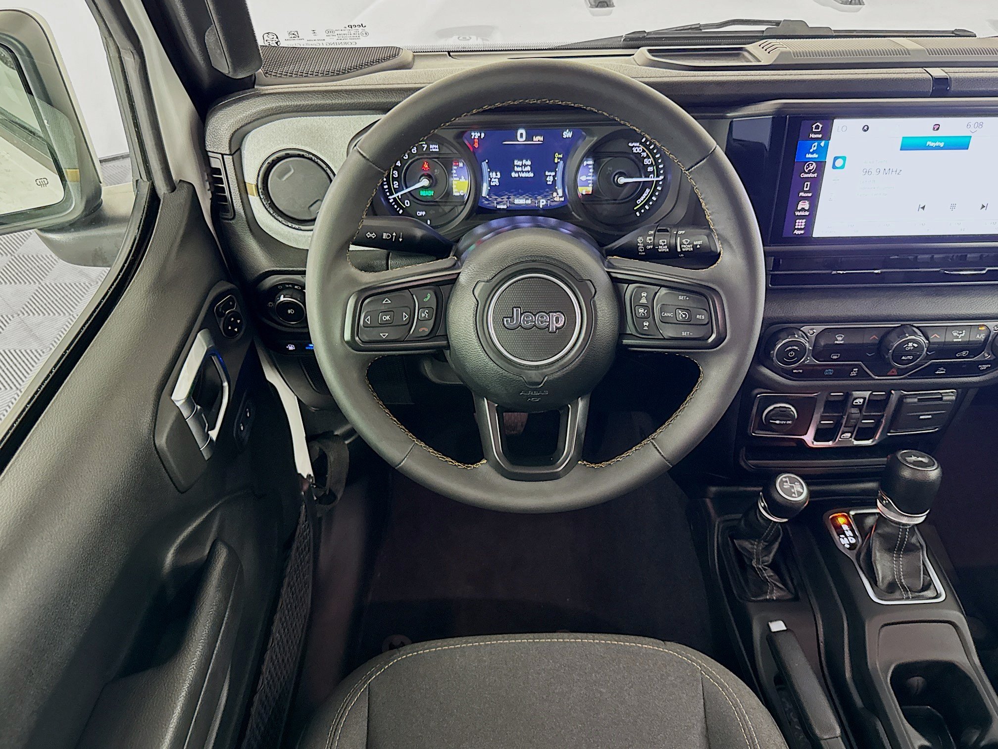 Used 2024 Jeep Wrangler Unlimited AWD/4WD image 16