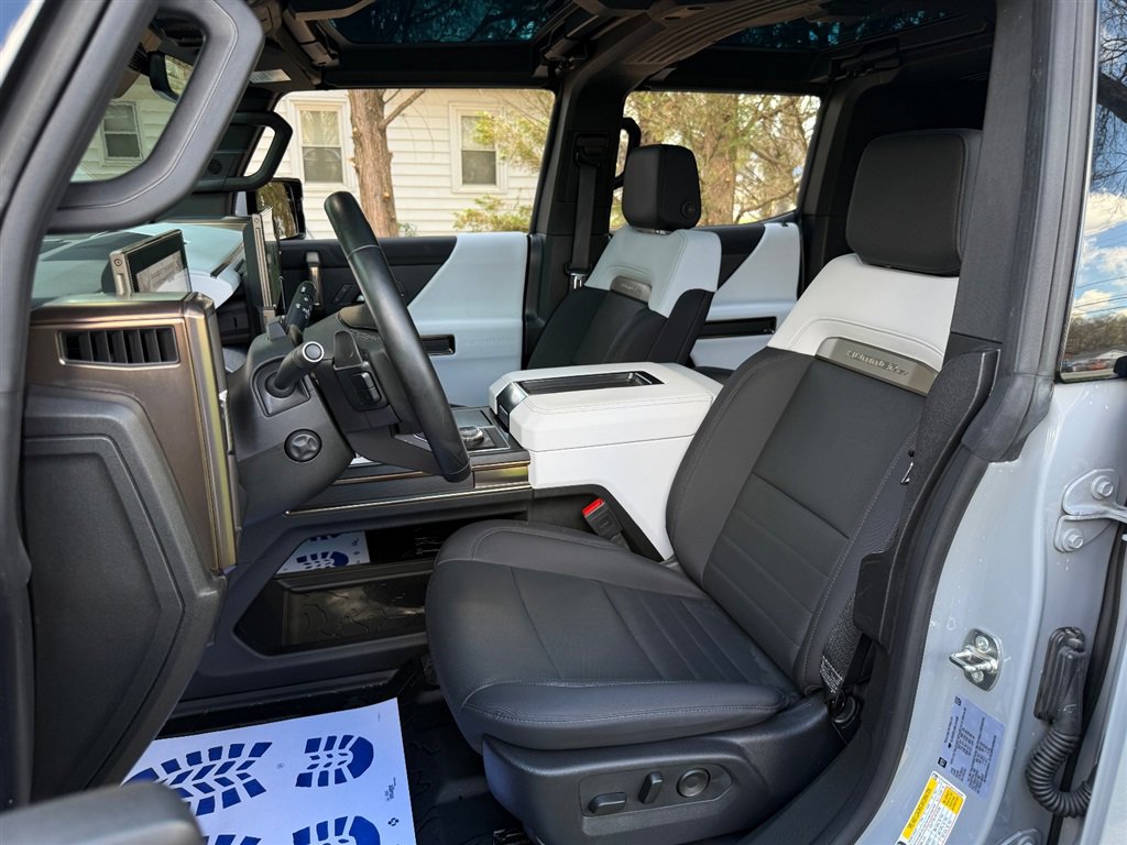 Used 2024 GMC Hummer EV 3X w/ LPO, Illumination Package image 54