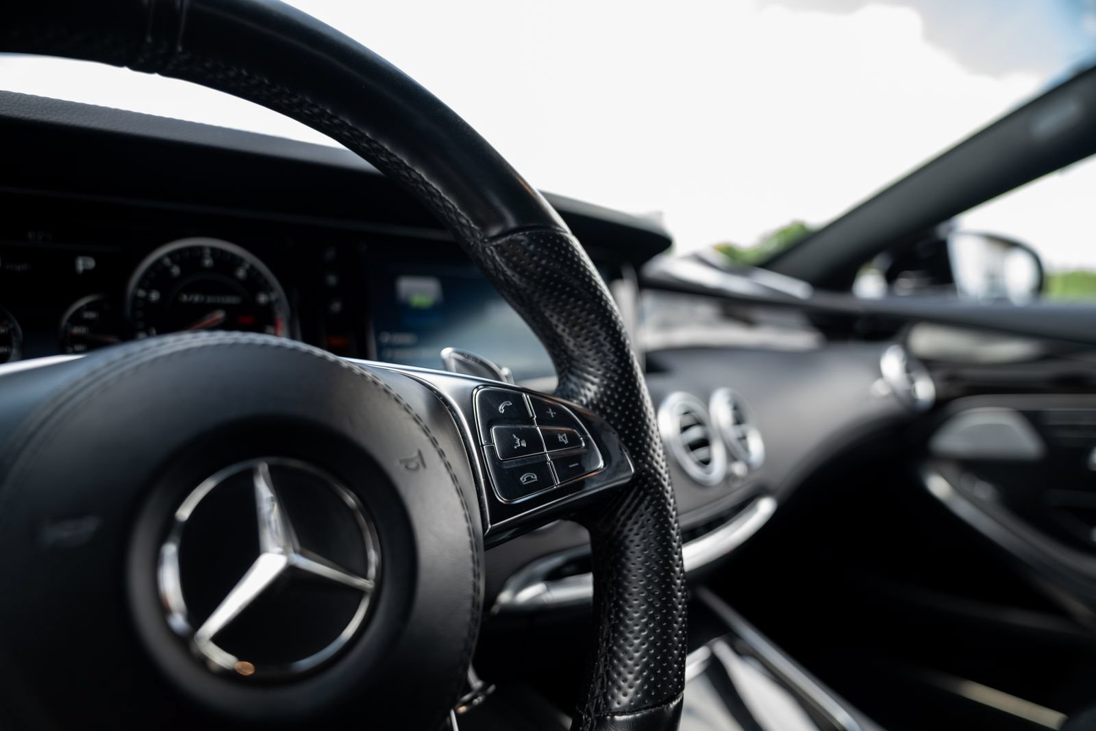 Used 2017 Mercedes-Benz S 63 AMG 4MATIC Coupe w/ Driver Assistance Package image 28