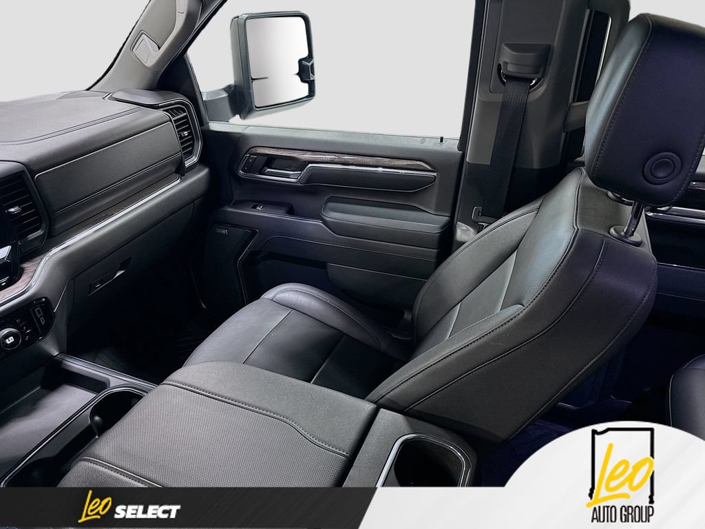 Used 2024 Chevrolet Silverado 3500 LTZ w/ LTZ Plus Package AWD/4WD image 28