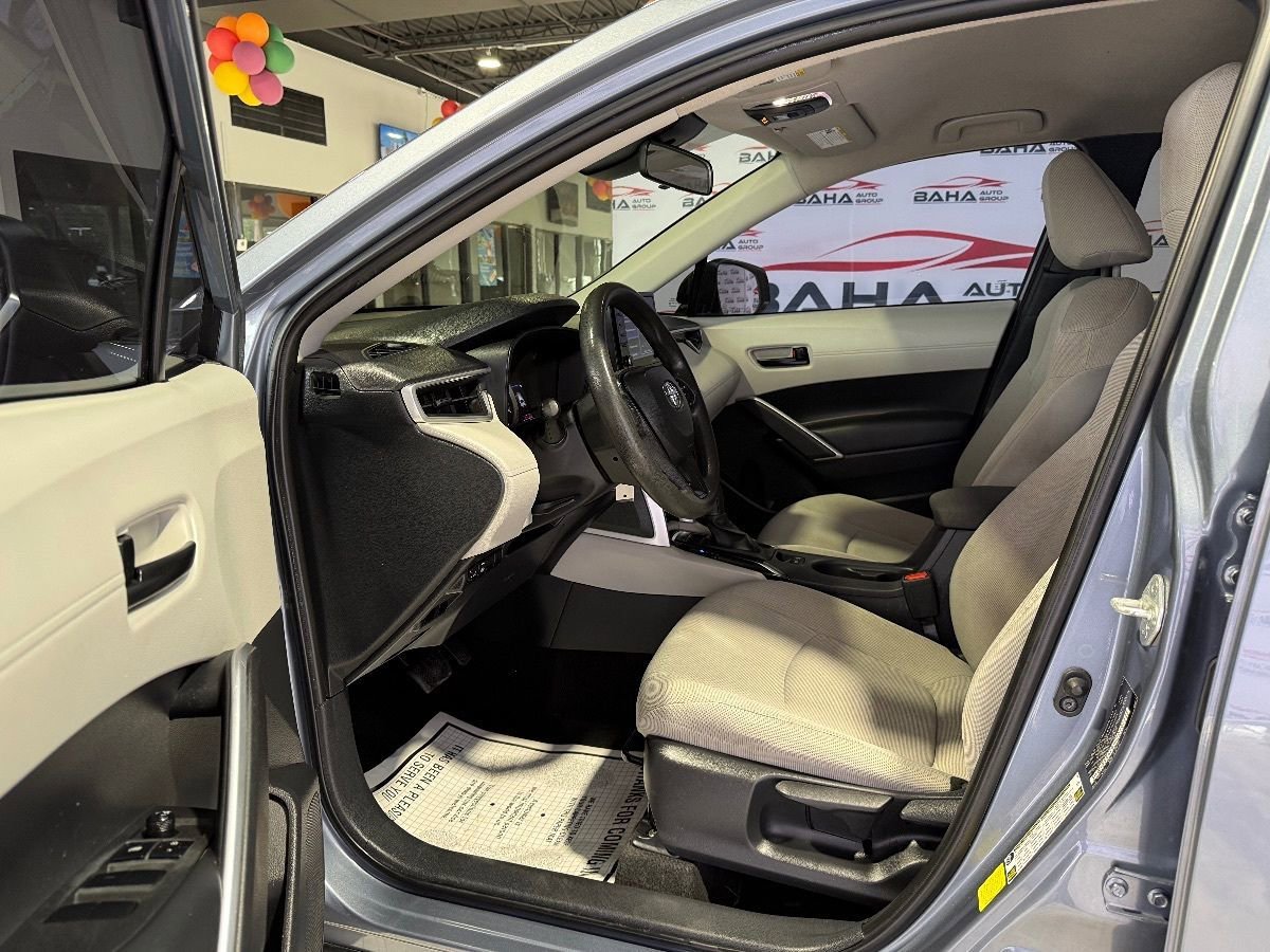 Used 2022 Toyota Corolla Cross L AWD/4WD image 12