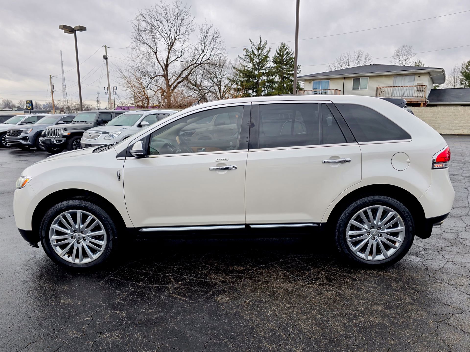 Used 2015 Lincoln MKX FWD w/ Equipment Group 102A image 11