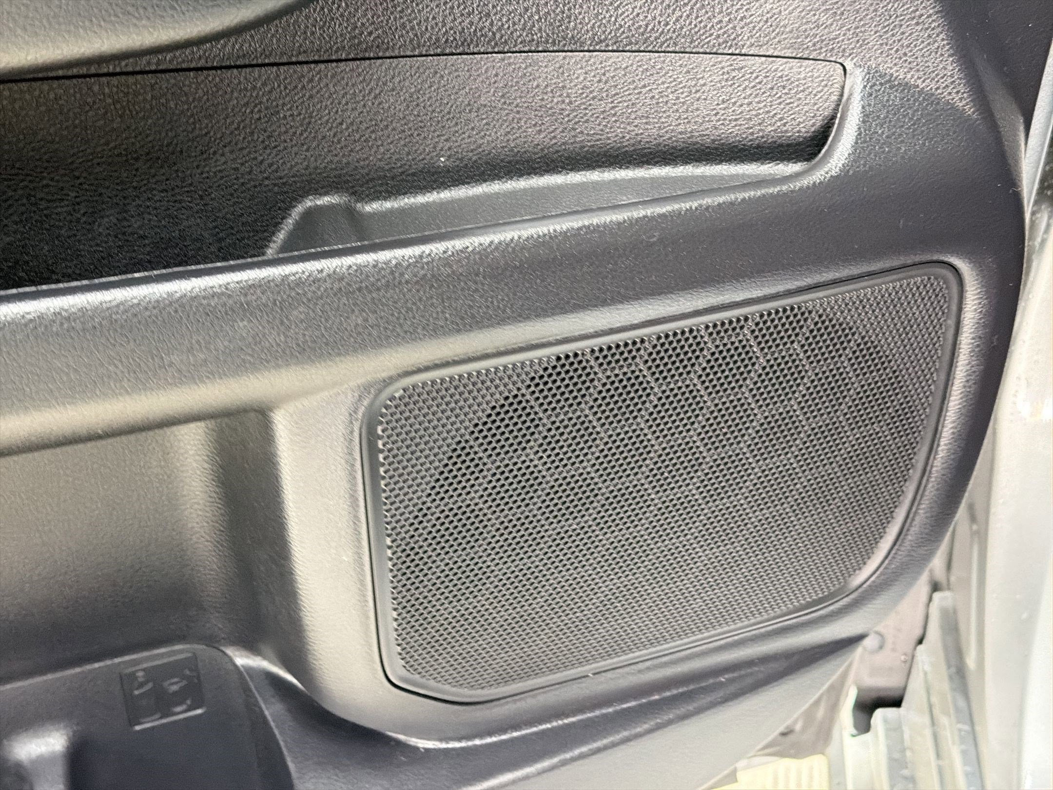 Used 2025 Toyota Sienna Limited image 21