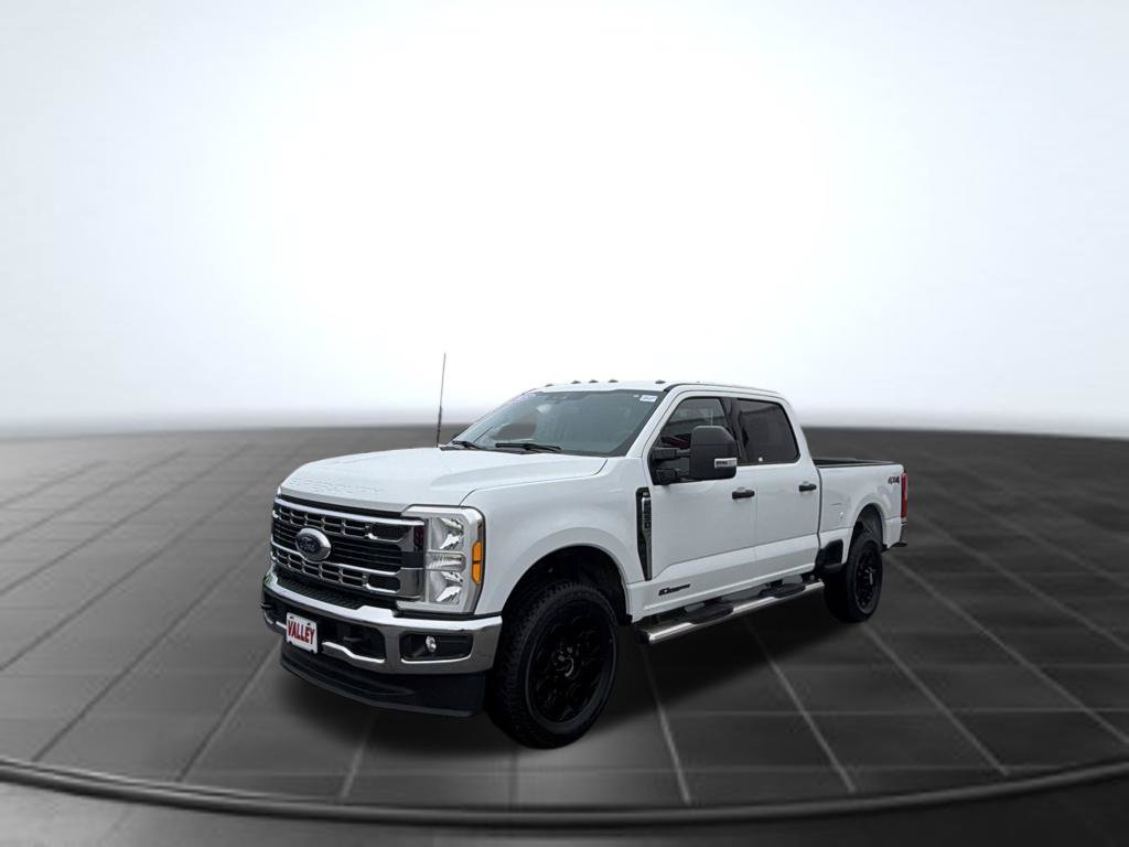 Used 2023 Ford F250 XLT AWD/4WD image 4