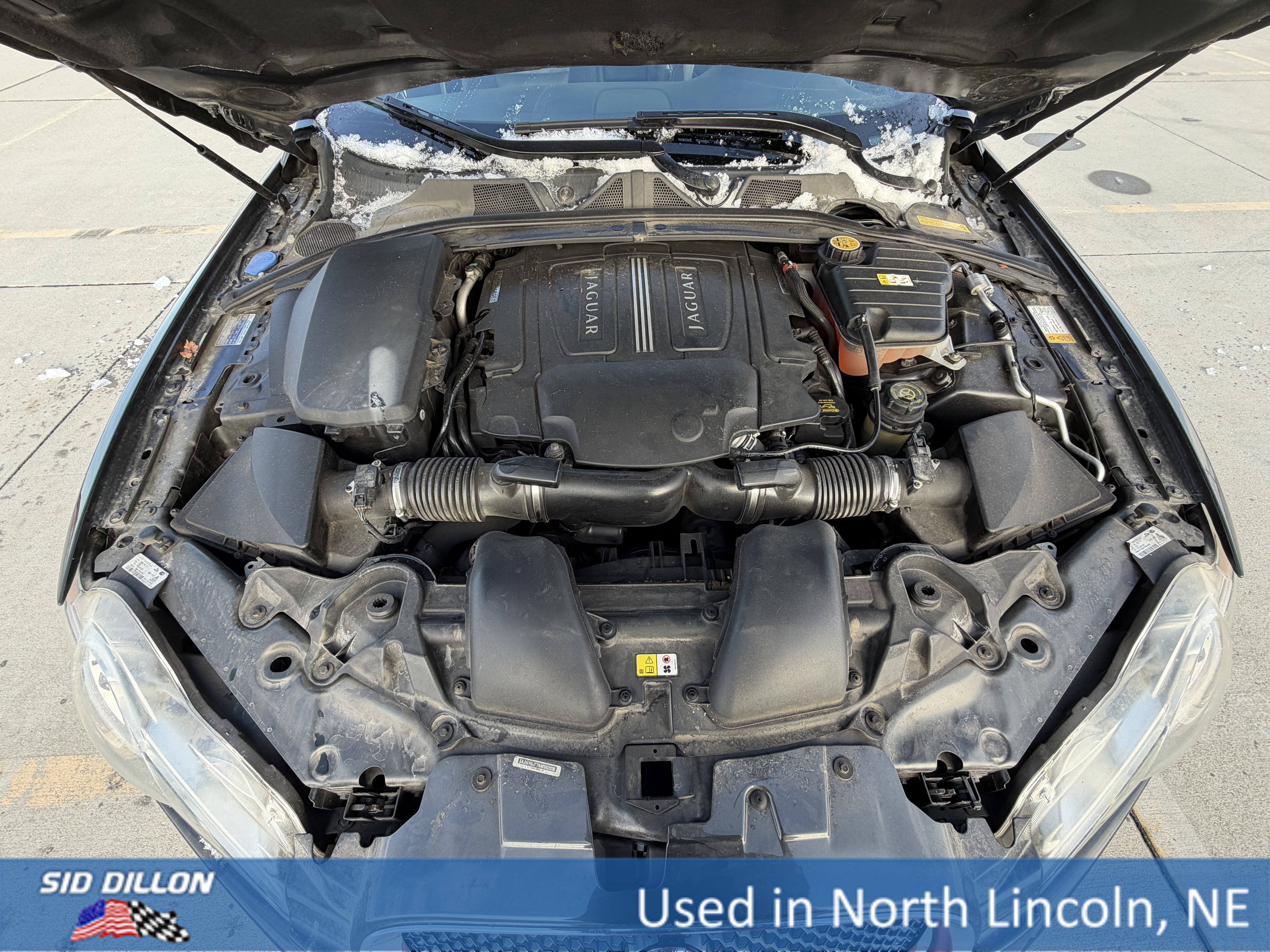 Used 2011 Jaguar XF R image 10