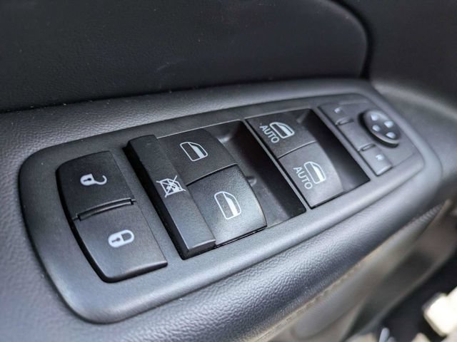 Used 2020 Jeep Grand Cherokee Altitude RWD image 26