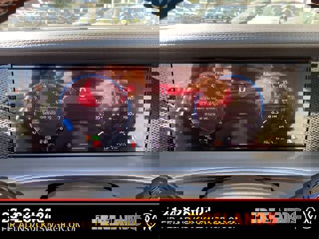 New 2025 Volkswagen Tiguan SE image 31