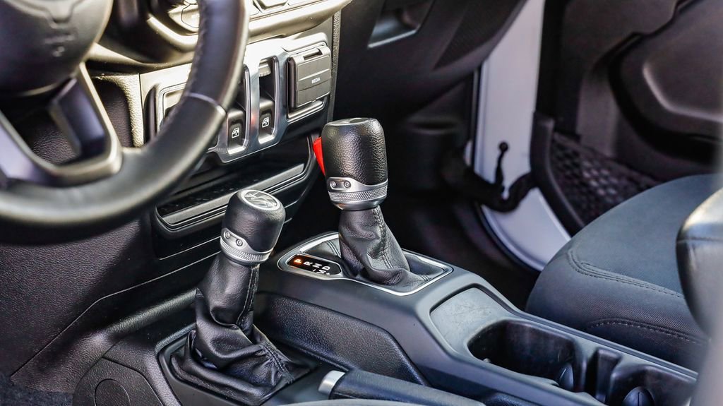 Used 2022 Jeep Wrangler Sport S image 24