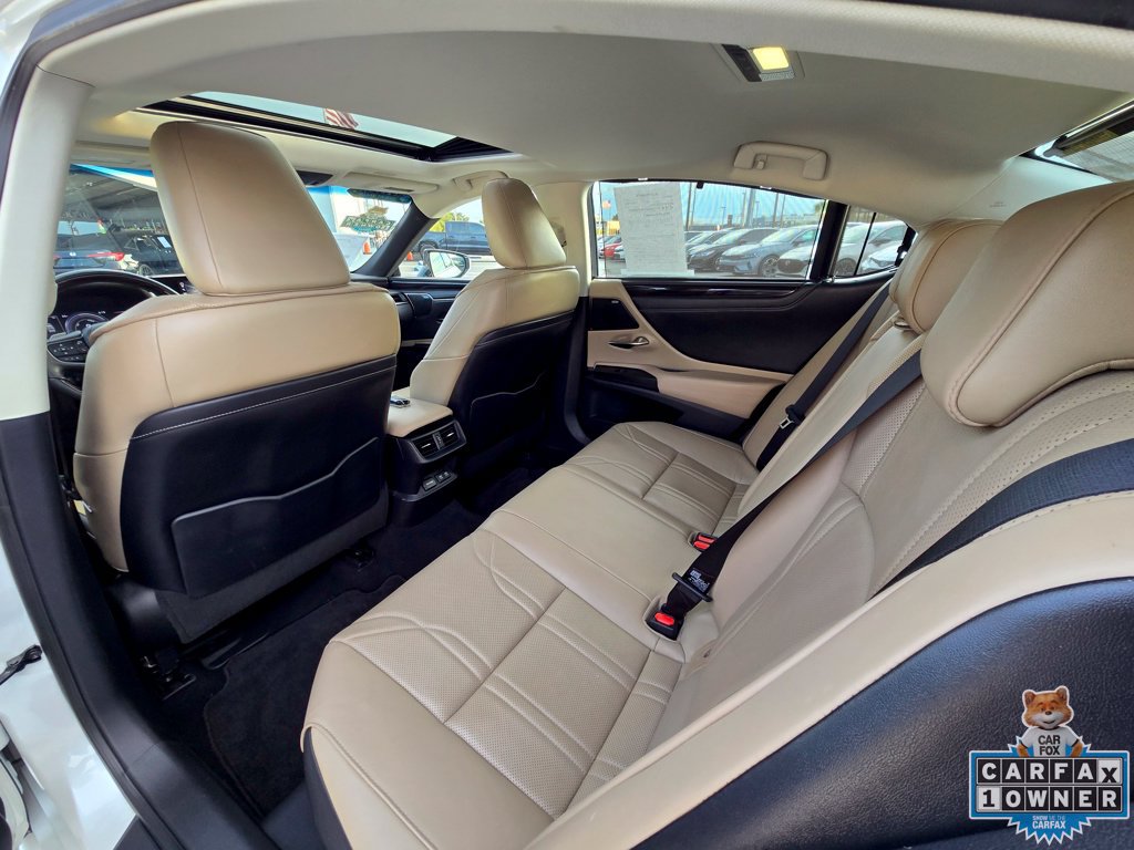 Used 2021 Lexus ES 300h Ultra Luxury w/ Accessory Package FWD image 57