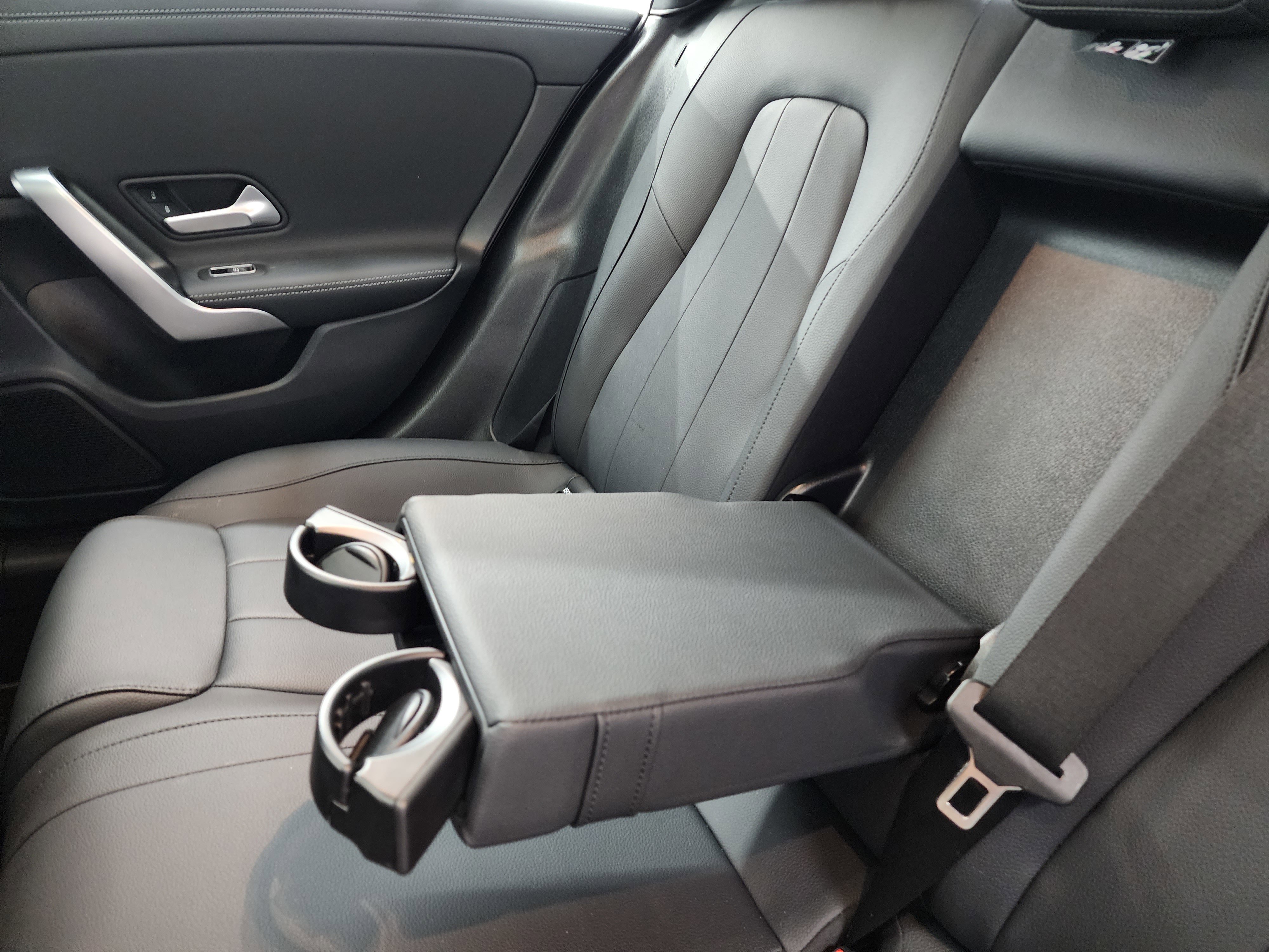 Used 2025 Mercedes-Benz CLA 250 4MATIC image 37