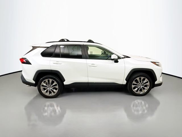 Used 2023 Toyota RAV4 XLE Premium image 8