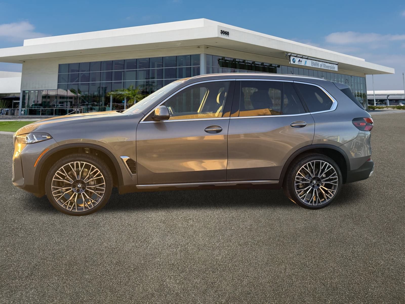 New 2026 BMW X5 sDrive40i image 6