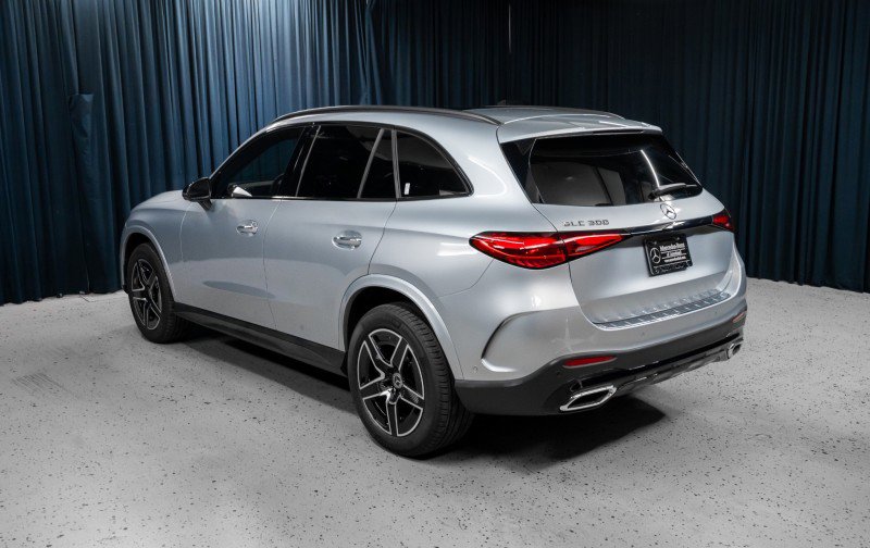 New 2025 Mercedes-Benz GLC 300 image 9
