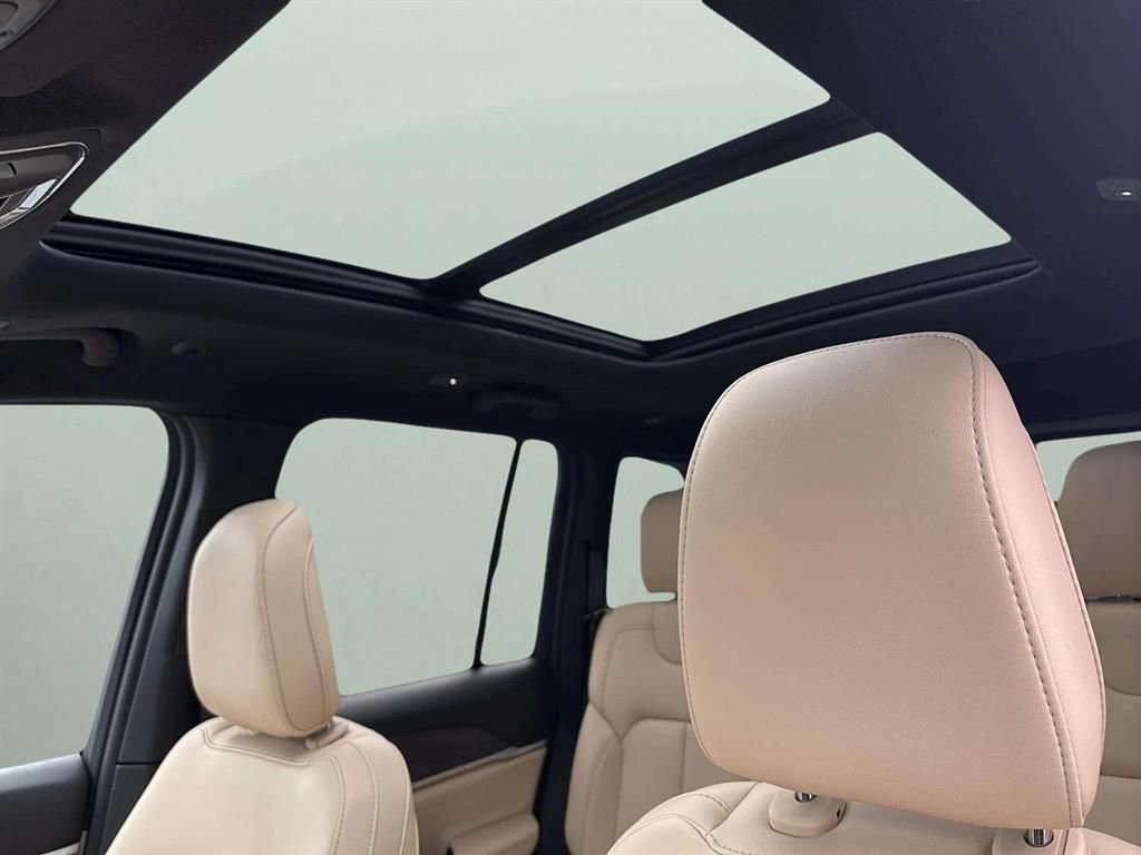 Used 2023 Jeep Grand Cherokee 4WD 4xe image 10