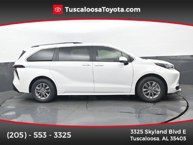 New 2026 Toyota Sienna LE FWD image 1