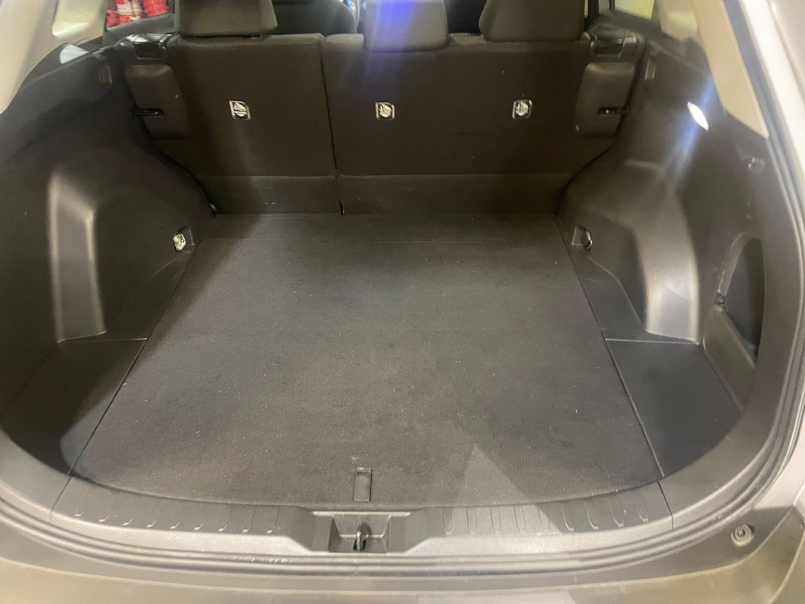 Used 2025 Toyota RAV4 LE image 31