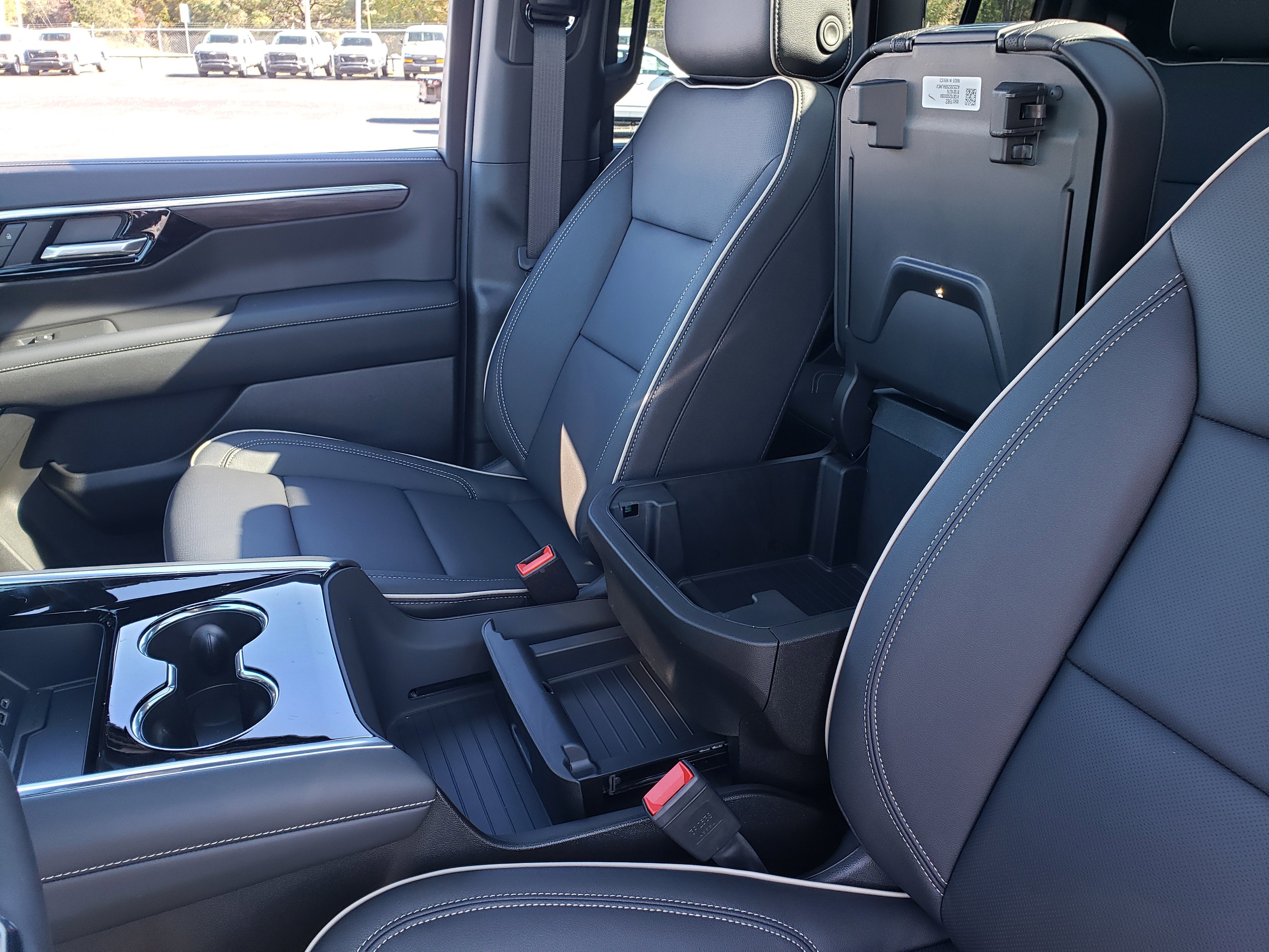 New 2026 Chevrolet Suburban Premier image 27