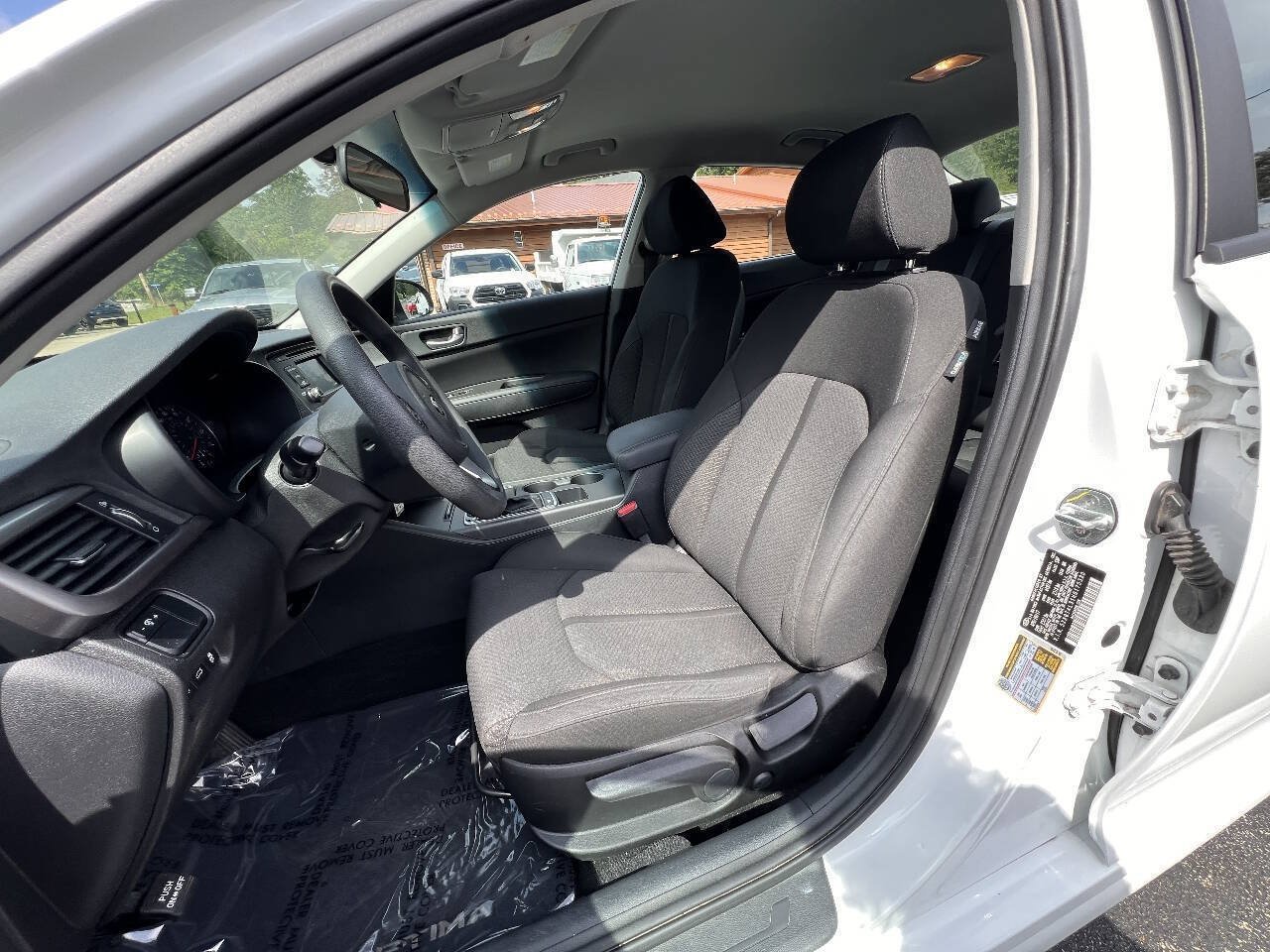 Used 2017 Kia Optima LX FWD image 11