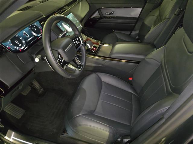 Used 2025 Land Rover Range Rover Sport SE AWD/4WD image 16