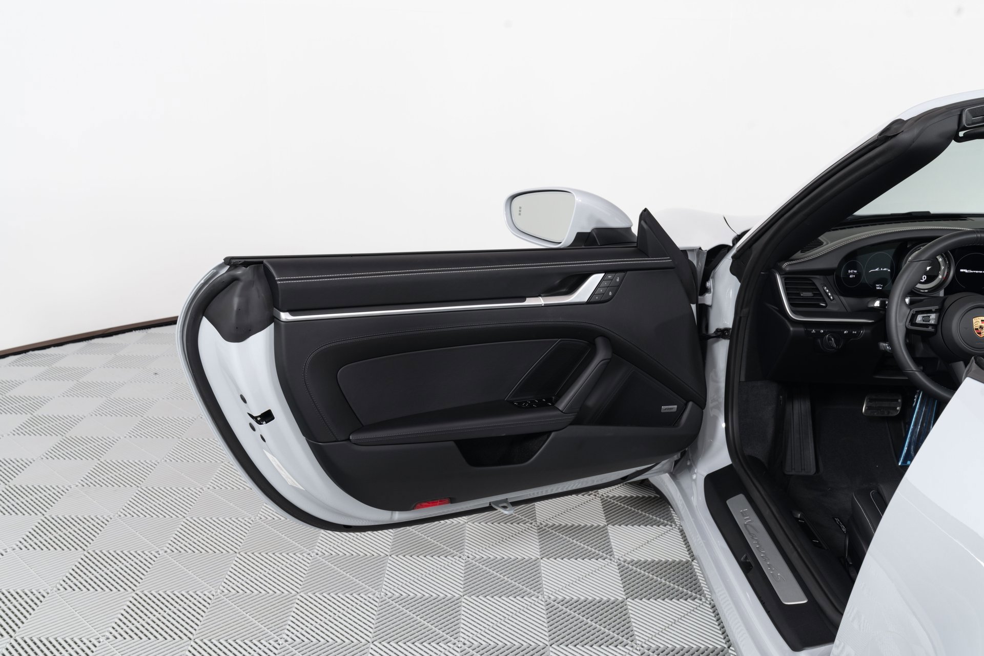 Used 2024 Porsche 911 Carrera 4S image 11