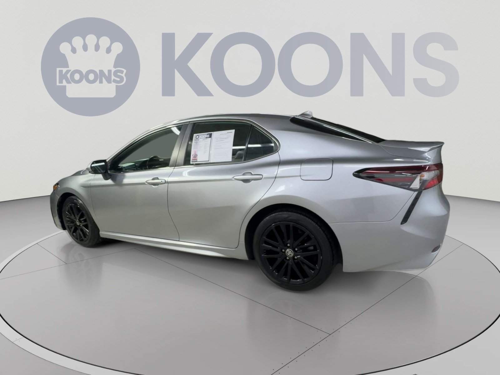 Used 2023 Toyota Camry SE FWD image 8